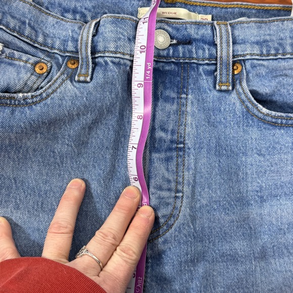 Levi's Womens Wedgie Jeans Tapered Leg Size 29/8 Medium Wash Classic High Rise - Picture 16 of 16